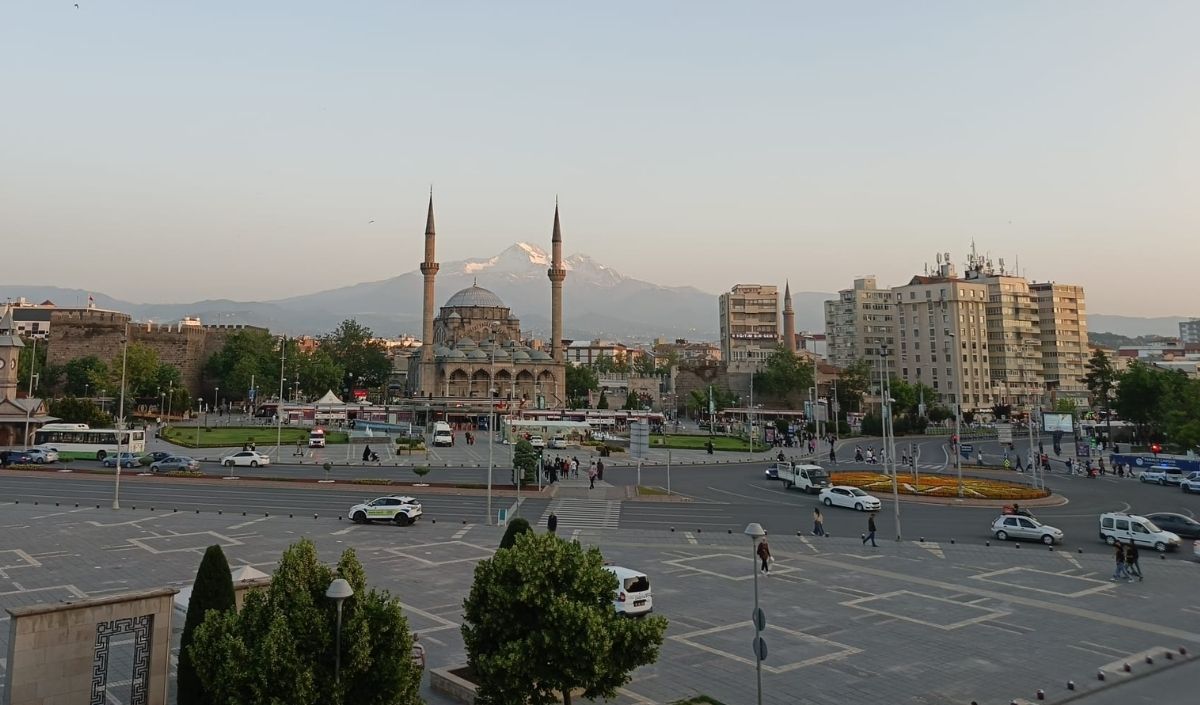 kayseri cumhuriyet meydanı