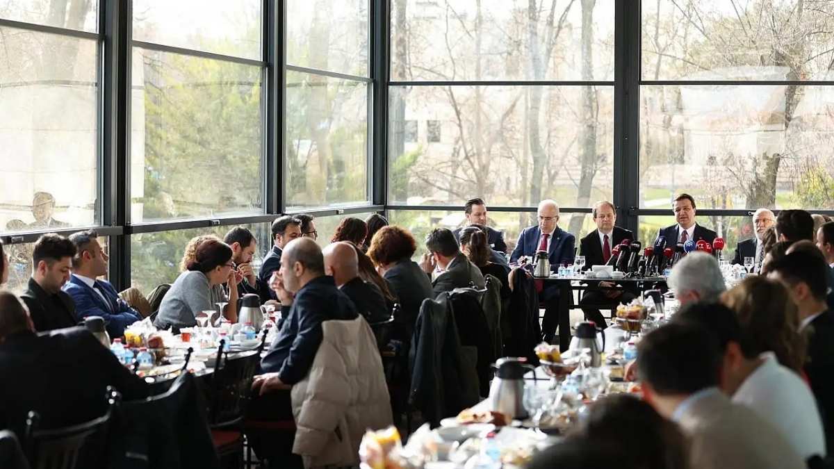 Mahmut Arıkan’dan Siyaseti Sarsan Çıkış Türkiye Yeni Bir Yol Arıyor2