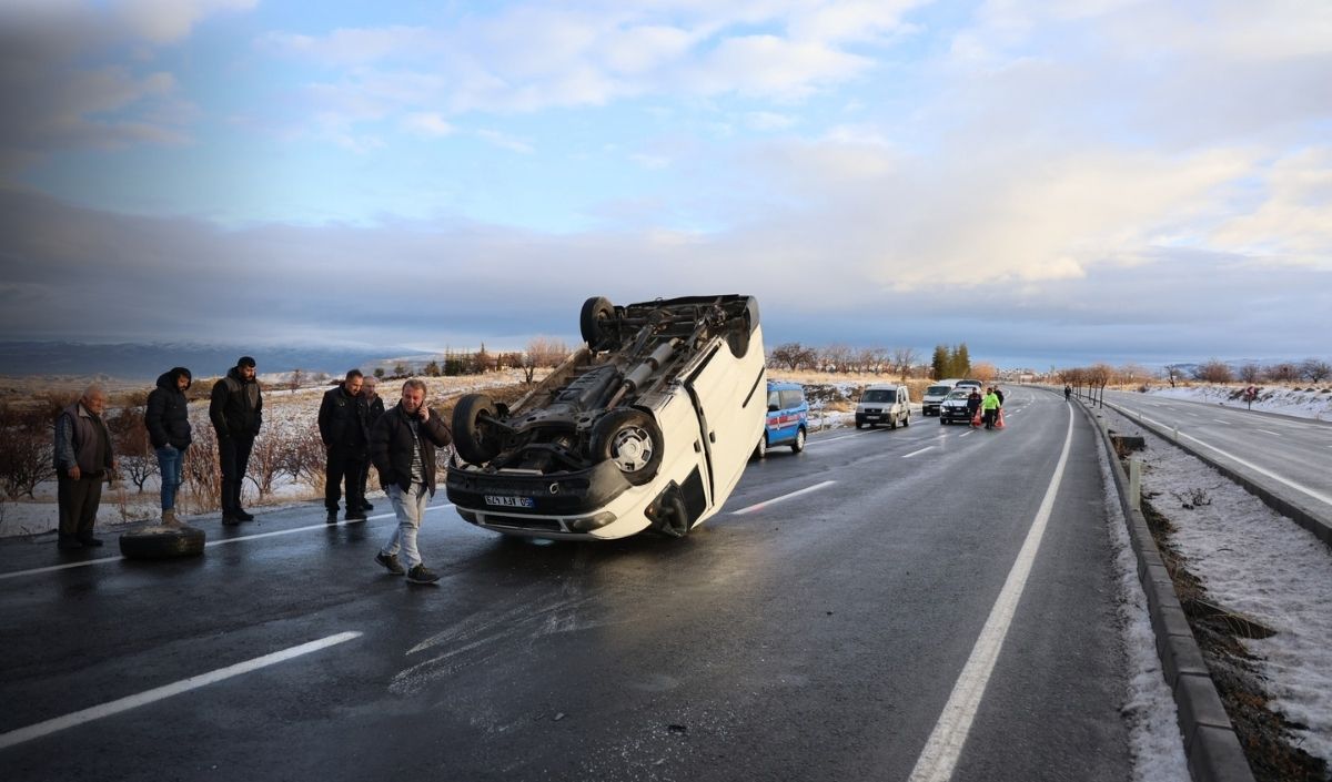 Nevşehir Ürgüp Yolunda Kaza Mı Oldu Minibüs Neden Takla Attı Yaralı Var Mı Buzlu Yolda Yaşanan Kazanın Detayları, Sürücünün Durumu Ve Son Gelişmeler Bu Haberde… (1)