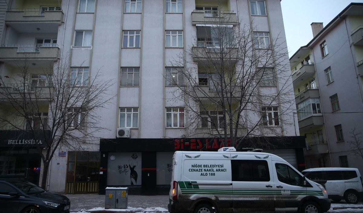 Nigde Haber Alinamayan Kisi Evinde Olu Bulundu