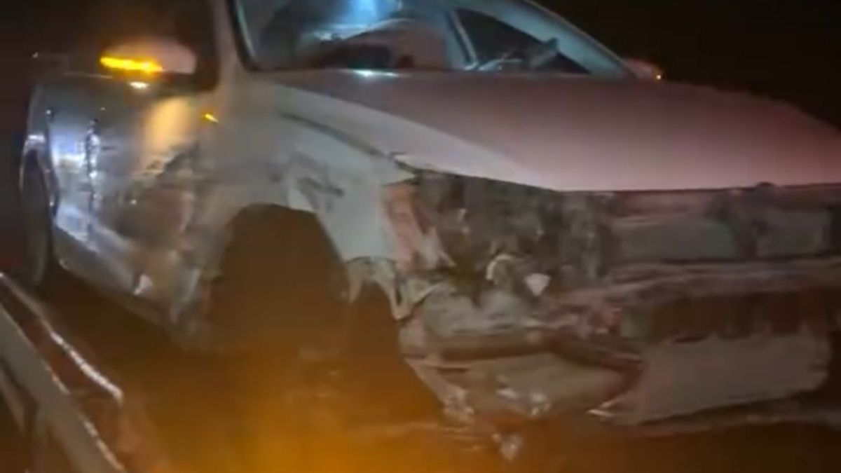 Niğde'de Kontrolünü Kaybeden Otomobil Bariyerlere Uçtu!2