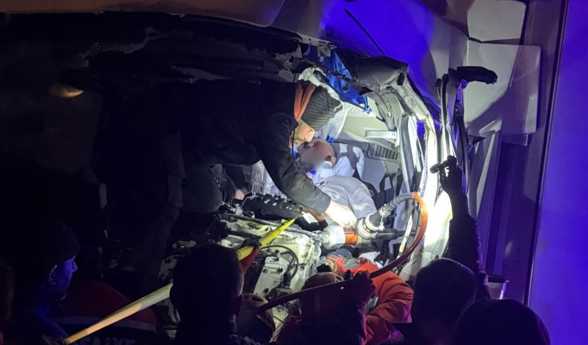 Sivas Kayseri Yolunda Zincirleme Trafik Kazası Meydana Geldi. (6)