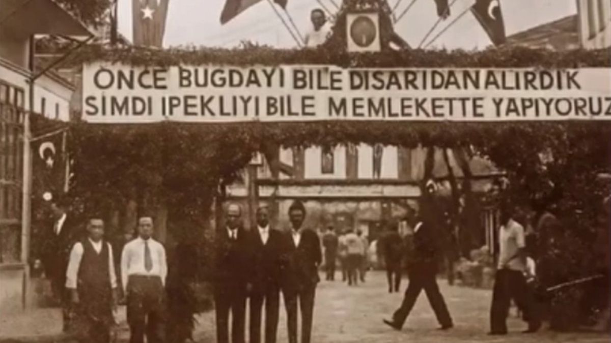 Sovyetler Kayseri’ye Hediye Etmişti! Atatürk Heykeline Ne Oldu (7)