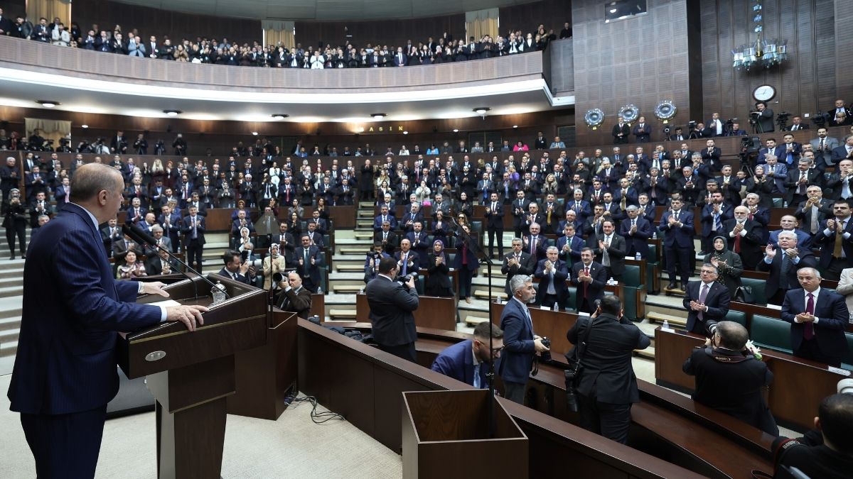 Taner Yıldız Uzun Süre Sonra Ak Parti Grup Toplantısı’nda Erdoğan Ile Görüntülendi (3)