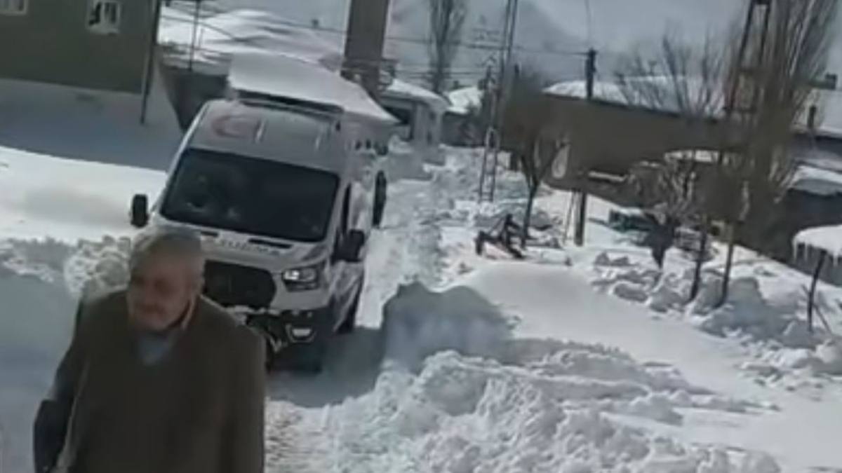 Tomarza'da Kar Nedeniyle Ambulans Hastaya Ulaşamadı!3
