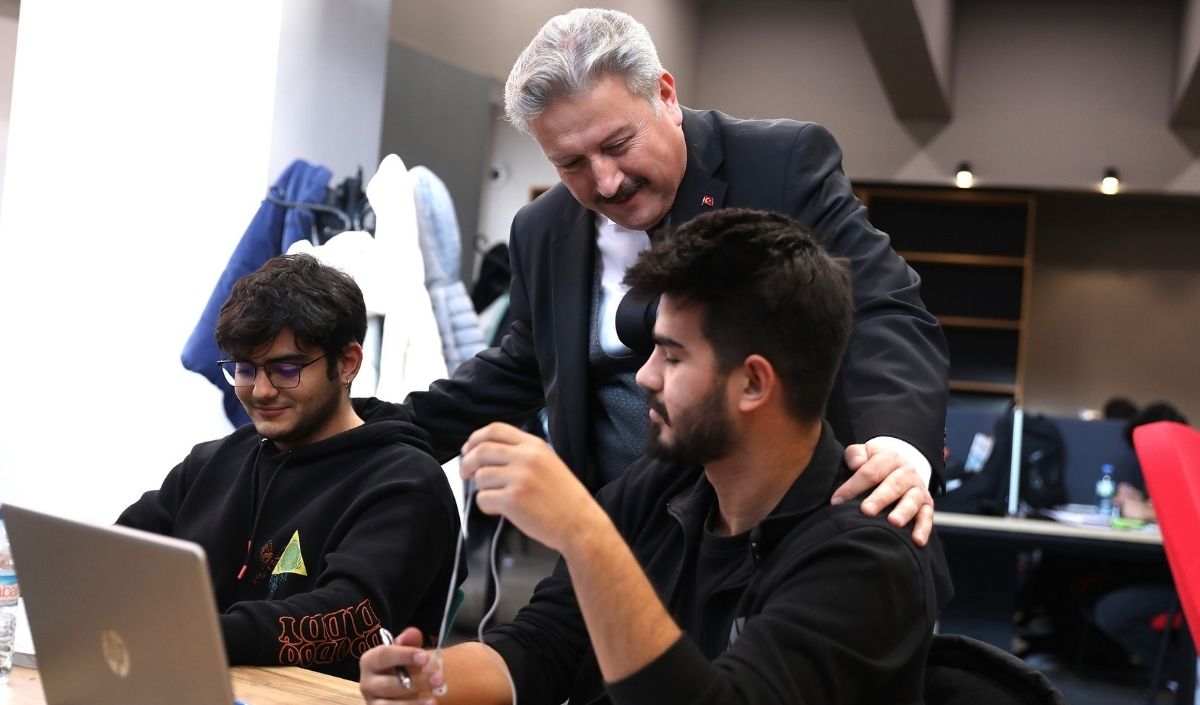 Yarıyıl Tatilinde Bu Adres Boş Kalmıyor Kayseri’de Akıl Küpü Kütüphaneleri (1)