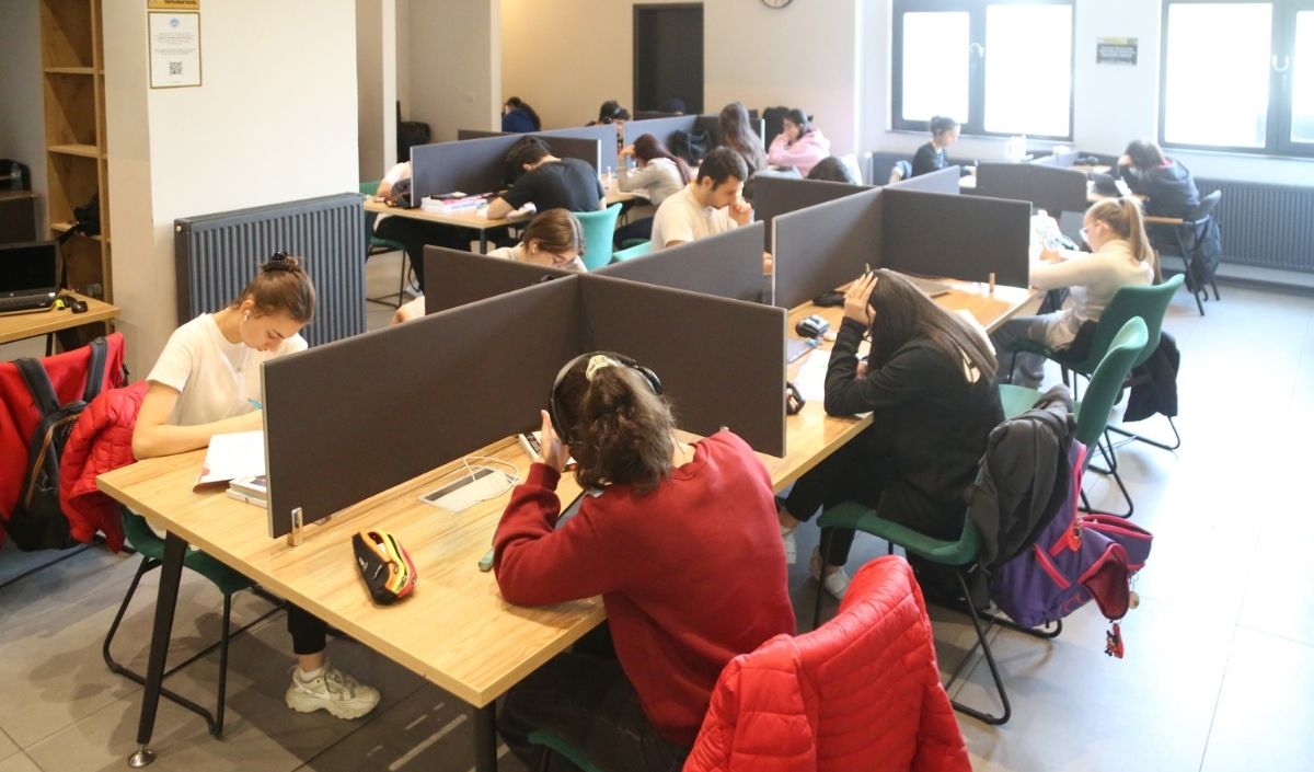 Yarıyıl Tatilinde Bu Adres Boş Kalmıyor Kayseri’de Akıl Küpü Kütüphaneleri (2)