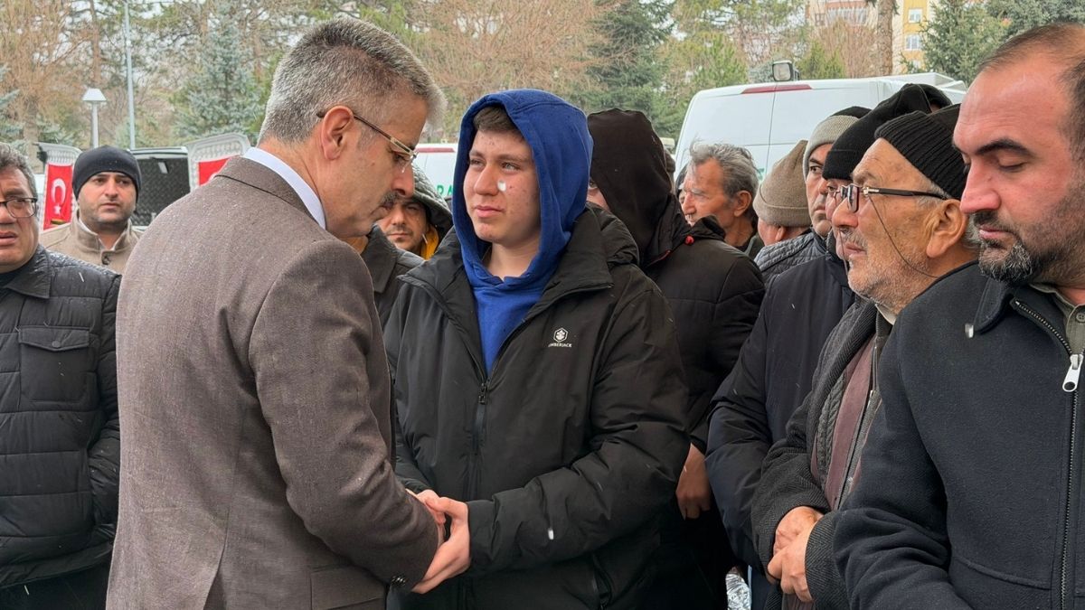 41 Yaşında Hayatını Kaybeden Melikgazi Eski Meclis Üyesi Toprağa Verildi (4)