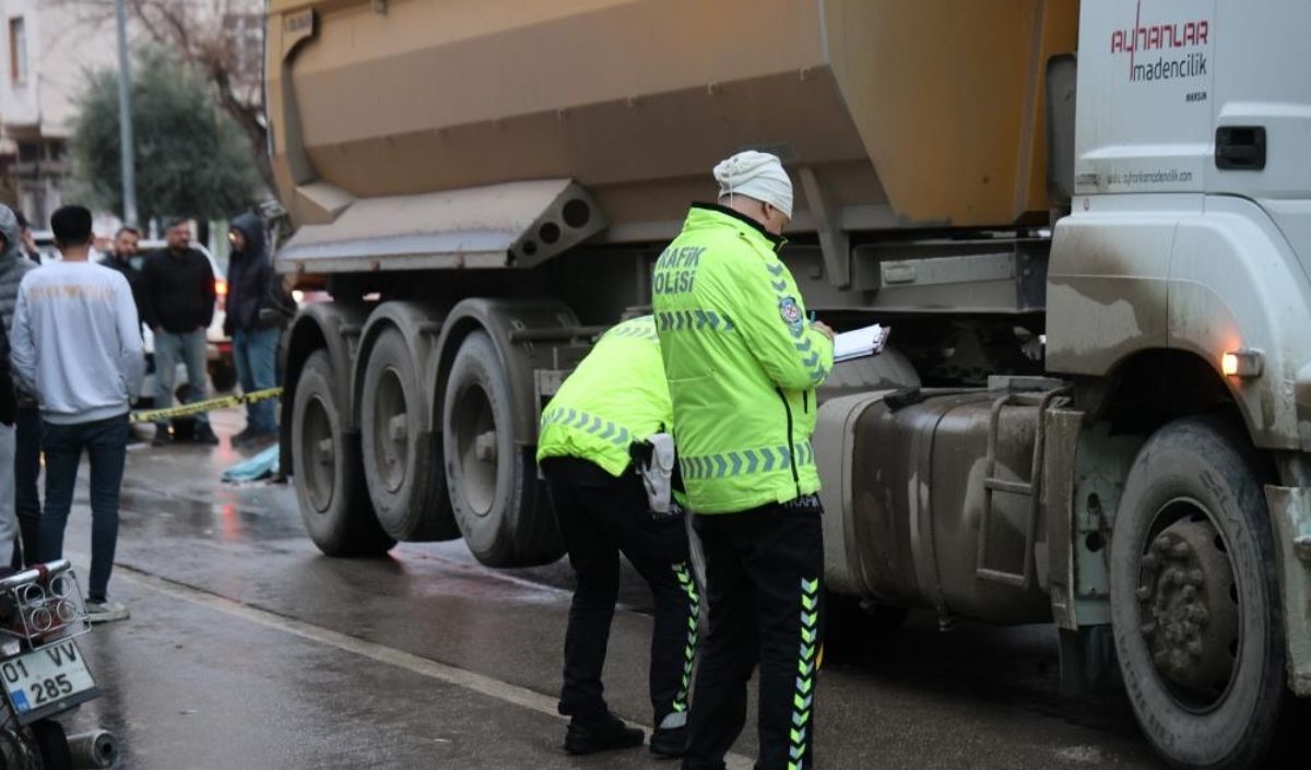 Adana’da Kamyonun Çarptığı Yaşlı Adam Hayatını Kaybetti (2)