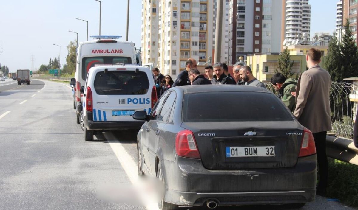 Adana’da Park Halindeki Araçta Başından Vurulmuş Halde Bulundu (1)