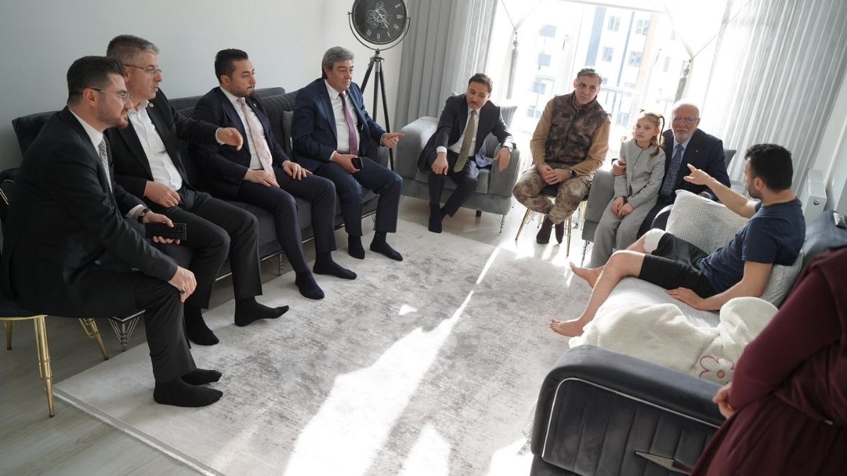 Ak Parti Yaralı Polis Ziyaret