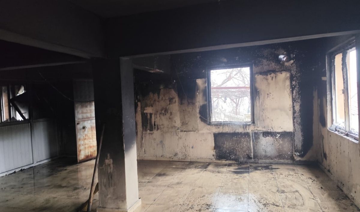 Camide Yangın Paniği! Elektrik Kontağı Camiyi Kullanılamaz Hale Getirdi (1)