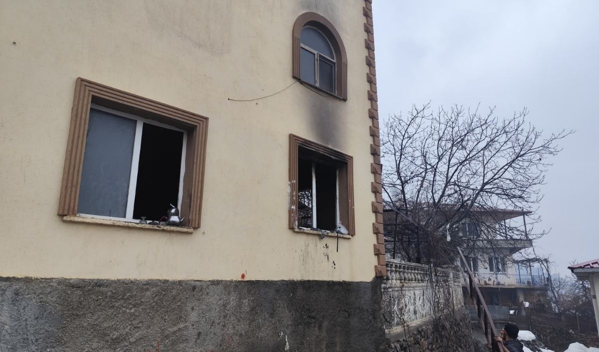 Camide Yangın Paniği! Elektrik Kontağı Camiyi Kullanılamaz Hale Getirdi (3)