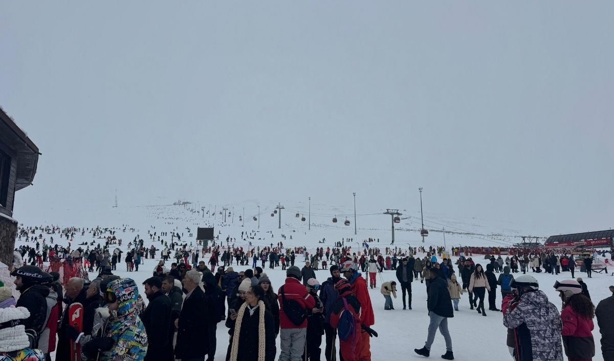 Erciyes’te Hafta Sonu Yoğunluğu Zirveye Çıktı (1)