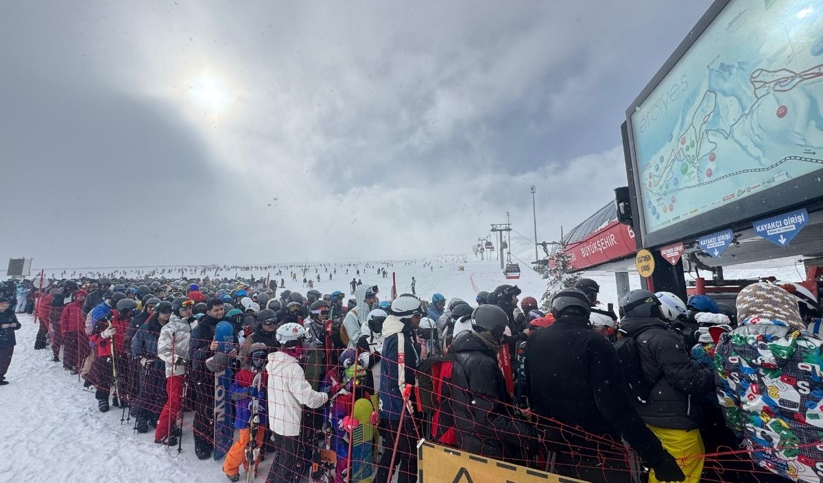 Erciyes’te Hafta Sonu Yoğunluğu Zirveye Çıktı (4)