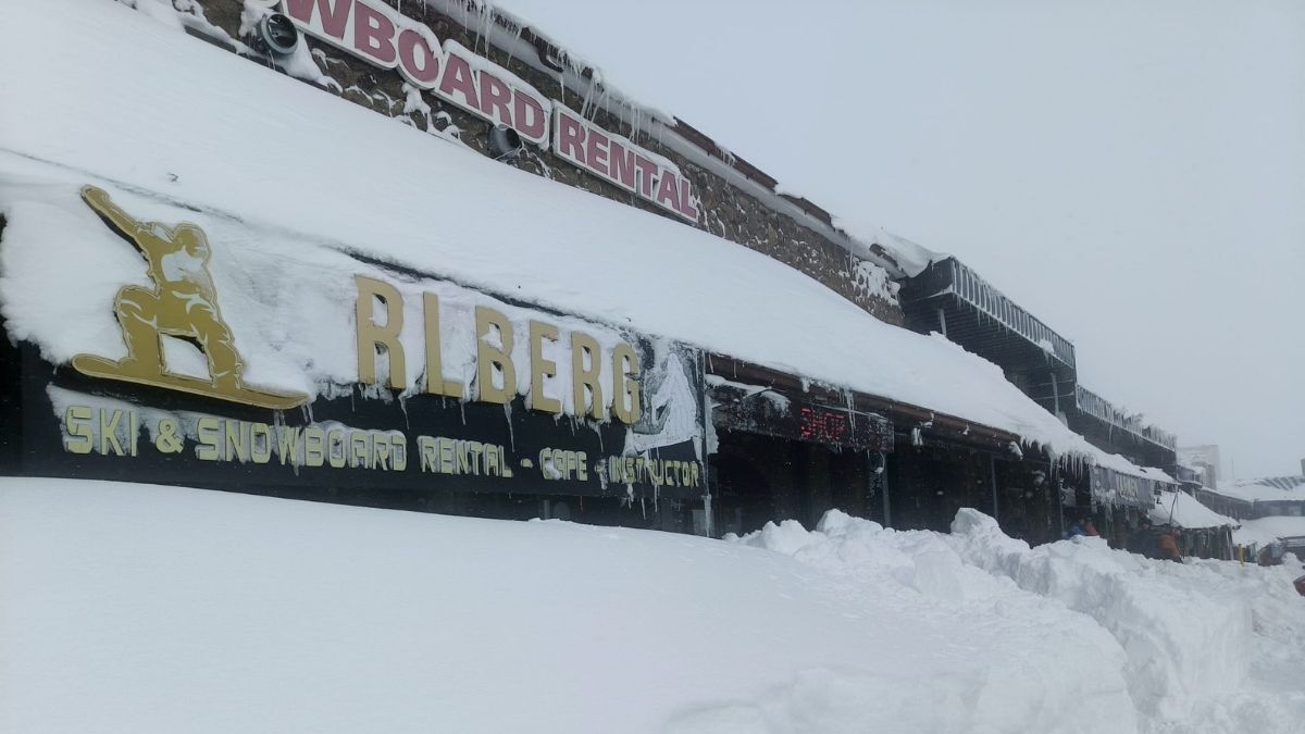 Erciyes’te Kar Kalınlığı Ziyaretçilere Zor Anlar Yaşattı! (5)