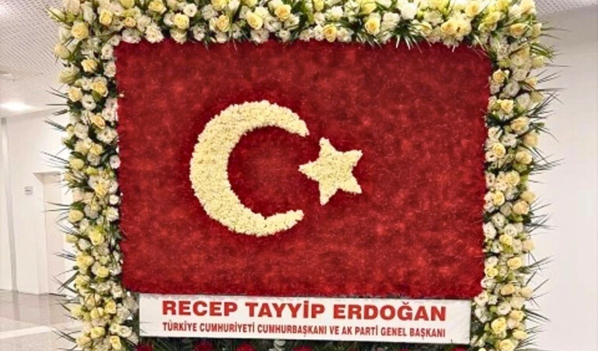 Erdoğan Çiçek Gönderdi