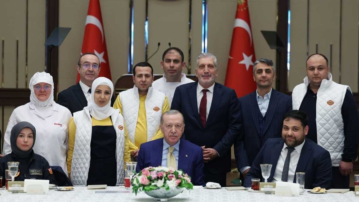 Erdoğan Emekli Ve Emekçiye Ve Bol Keseden Vaat Verenlere Seslendi! (4)