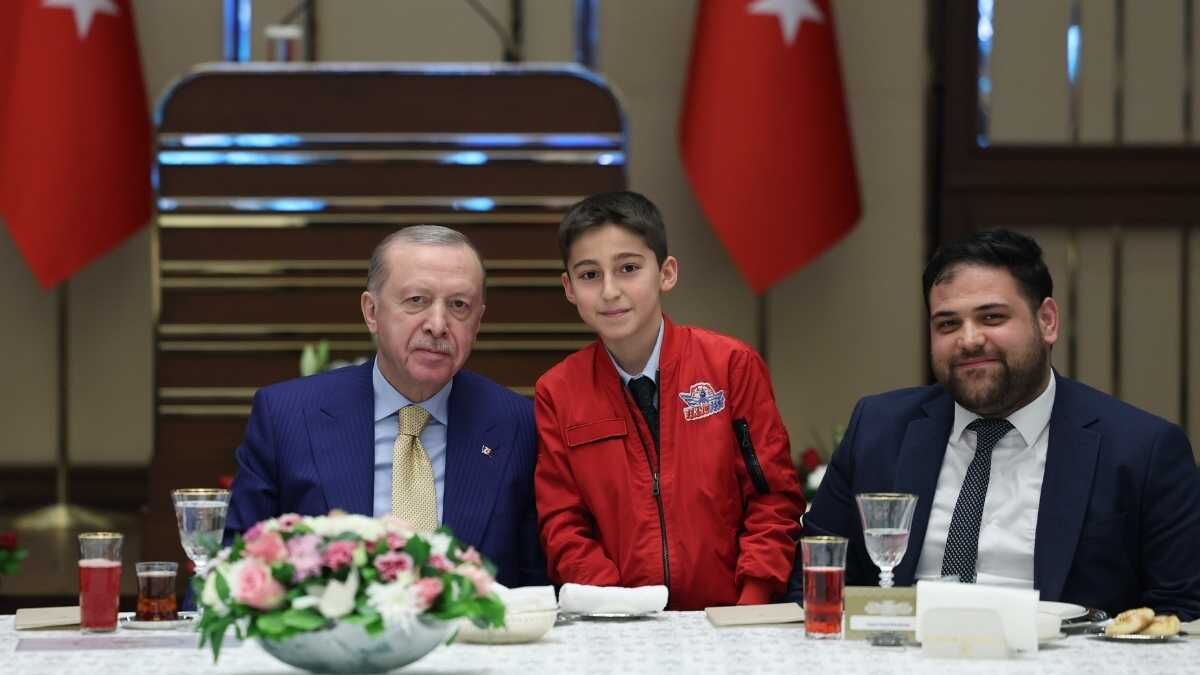 Erdoğan Emekli Ve Emekçiye Ve Bol Keseden Vaat Verenlere Seslendi! (6)
