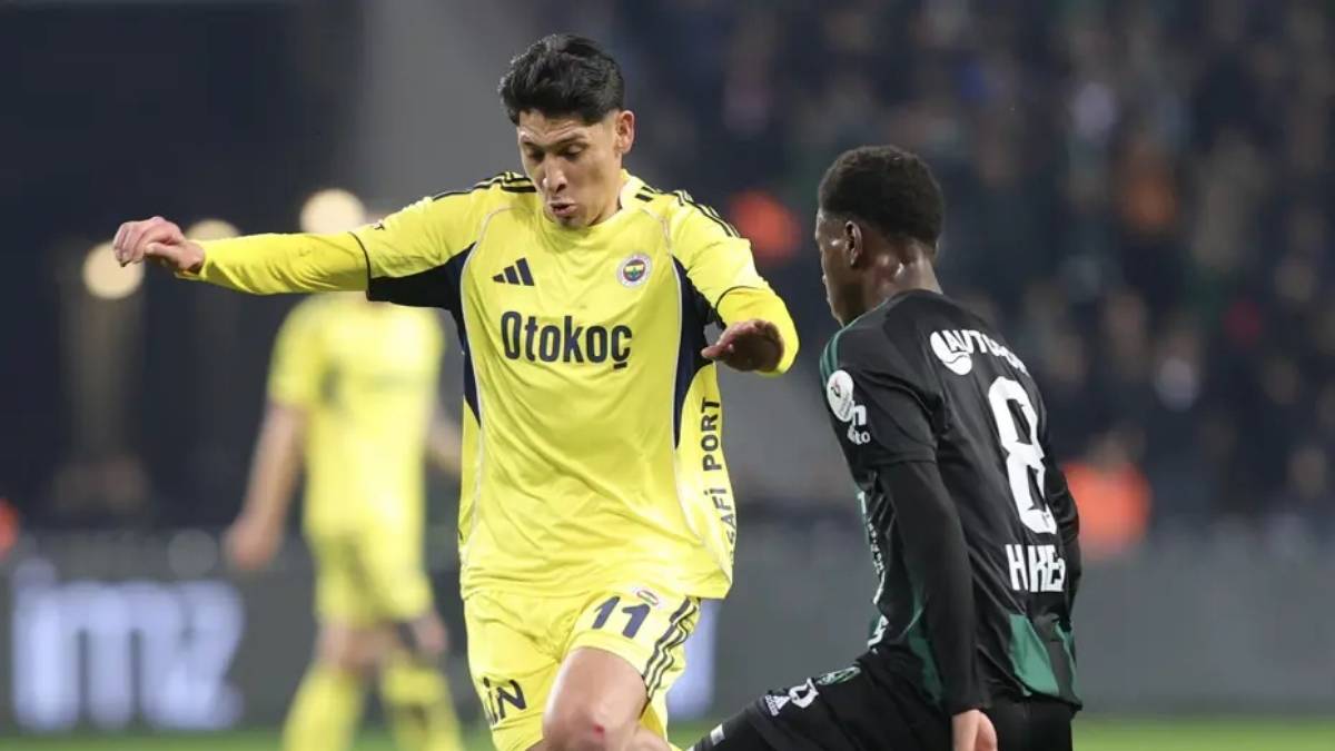 Fenerbahçe'de Bu 6 Isim Ile Yollar Ayrılıyor (6)