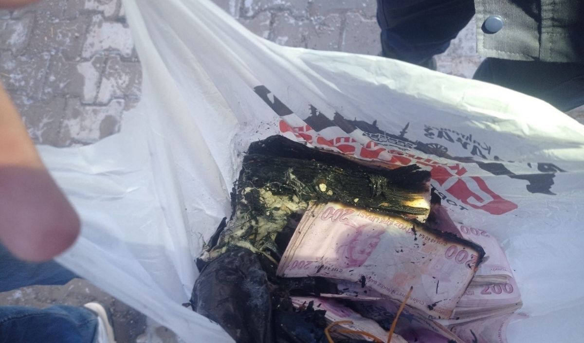 İtfaiye Erleri Alevlerin Arasından Kur’an I Kerimi Çıkardı (3)