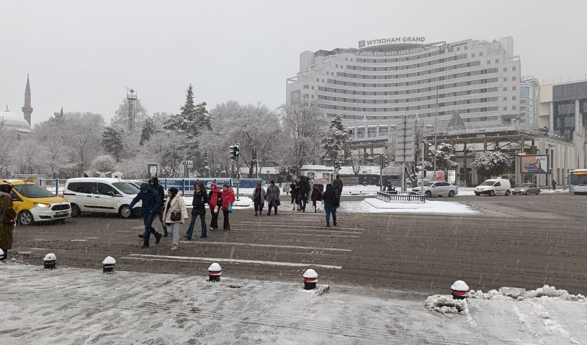 Kayseri Hava Durumu Alarm Verdi! Fırtına Geliyor! (2)