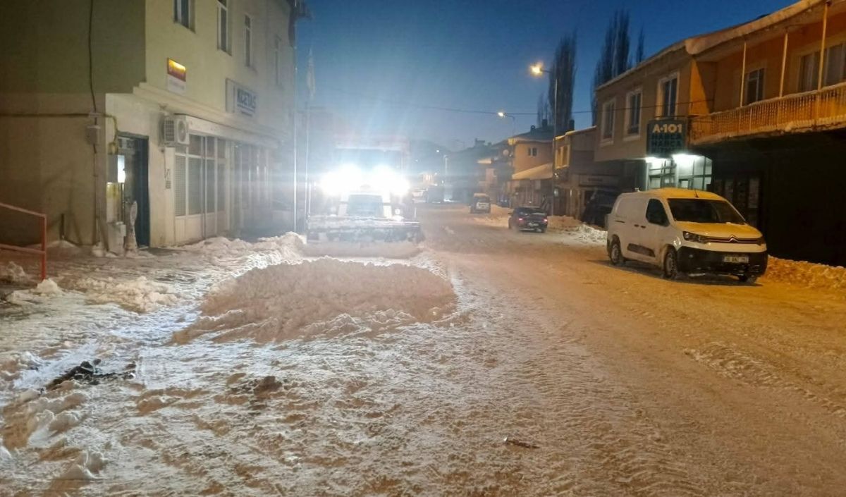 Kayseri Sarız’da Taşımalı Eğitime Kar Engeli (1)