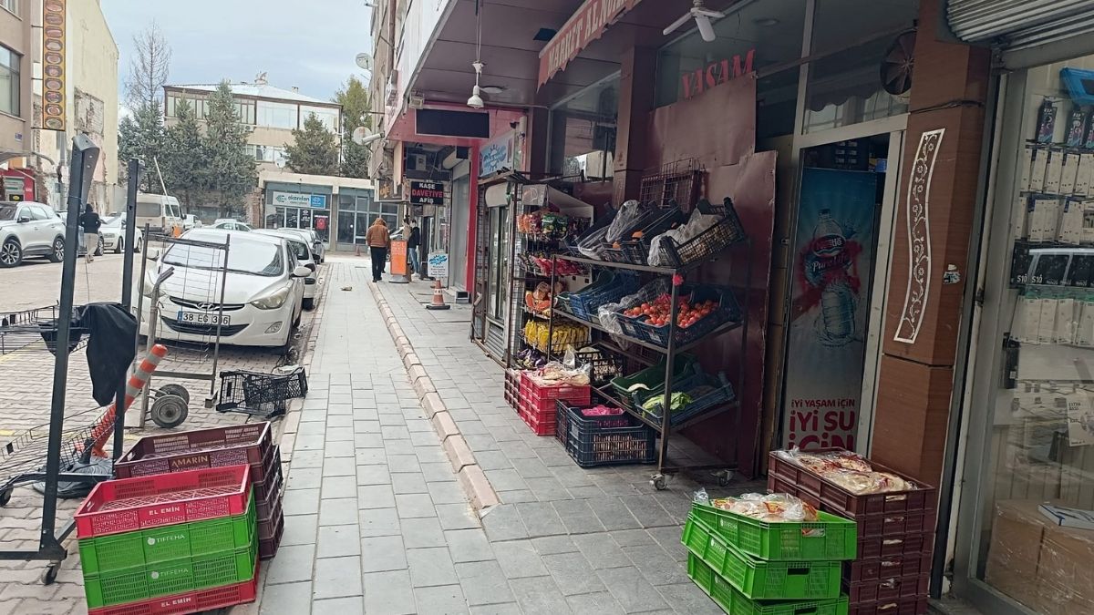 Kayseri'de Bunu Neredeyse Bütün Esnaf Yapıyor! (4)