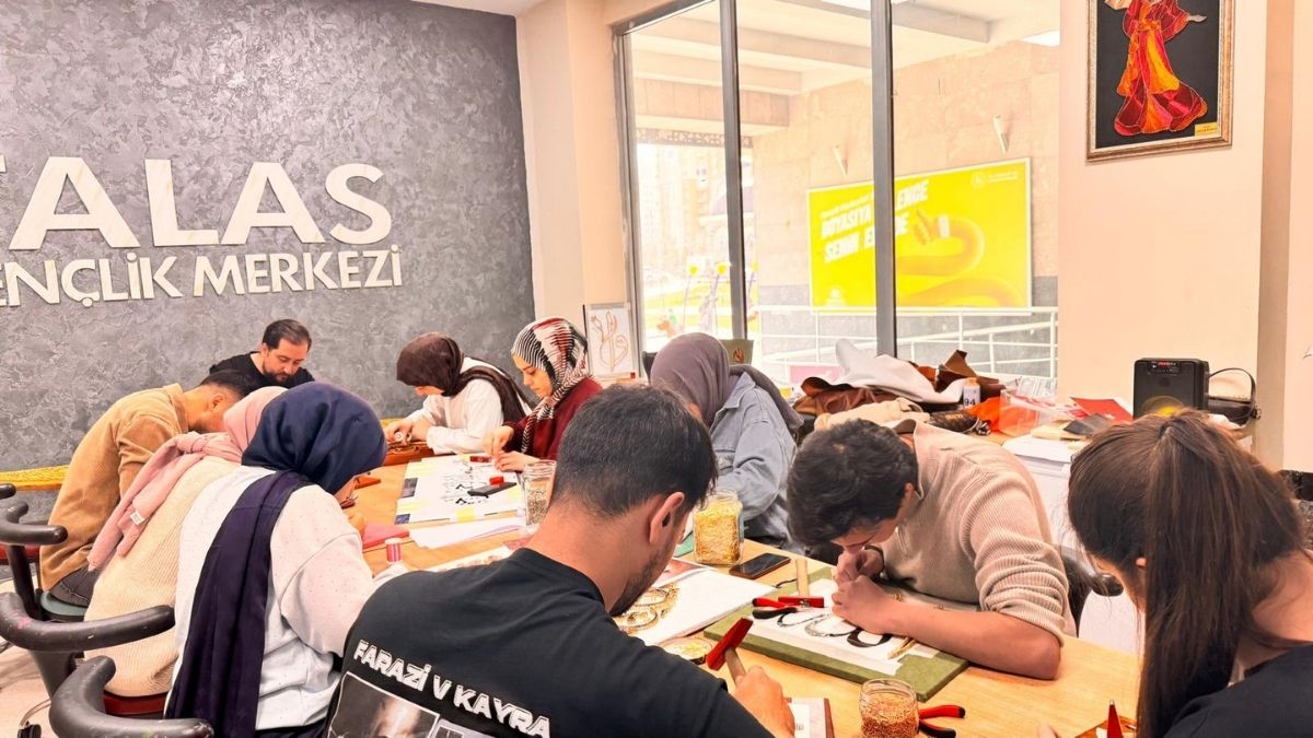 Kayseri’de Çivinin Ve Tellerin Aşkını Anlattı! (6)