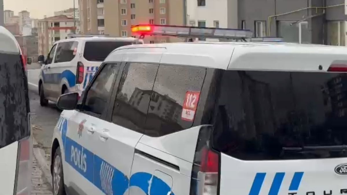 Kayseri’de Itfaiye Kapıyı Kırıp Içeri Daldı! 32 Yaşındaki Adamı Asılı Halde Buldu (4)