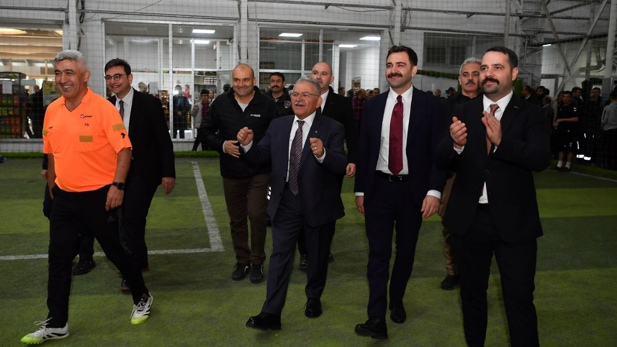 Kayseri’de Kutlamalar Sahada Devam Etti! Coşku Büyük Ama Zam Yeterli Mi (5)