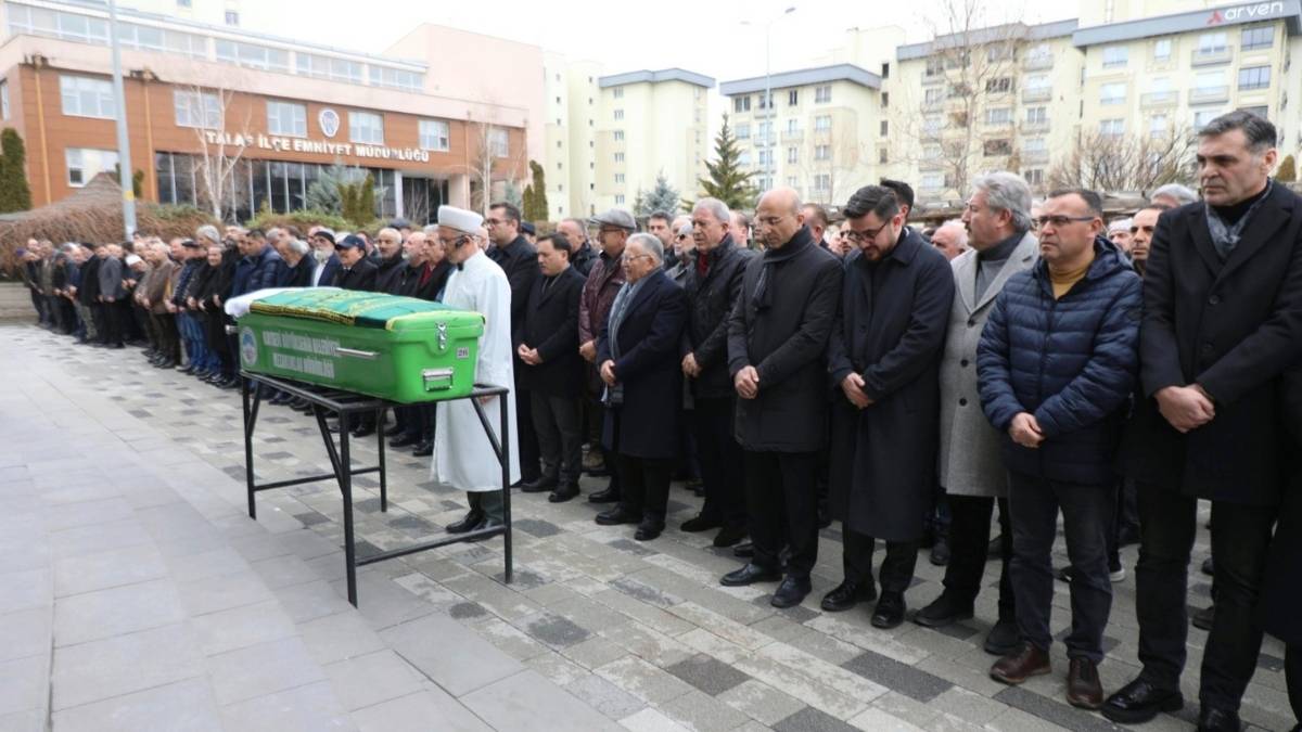 Memduh Büyükkılıç Kayınvalide Toprağa Verildi (3)