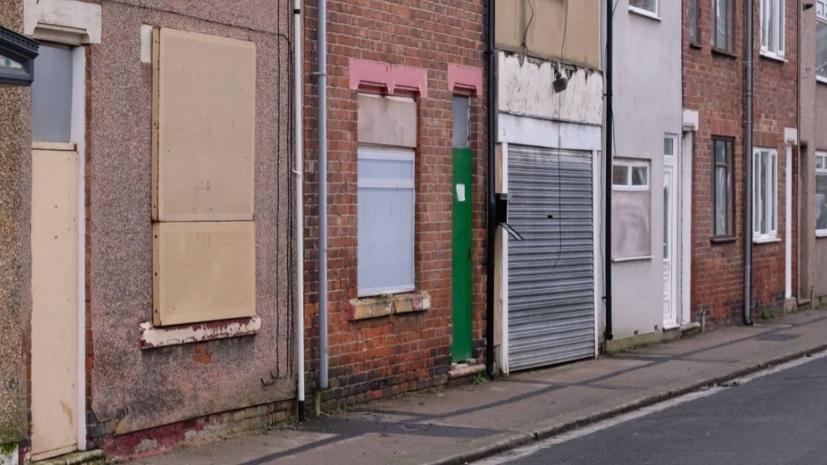 O Kasabada Yaşamak Ister Miydiniz Evler 60 Tl’den Satılıyor! (4)