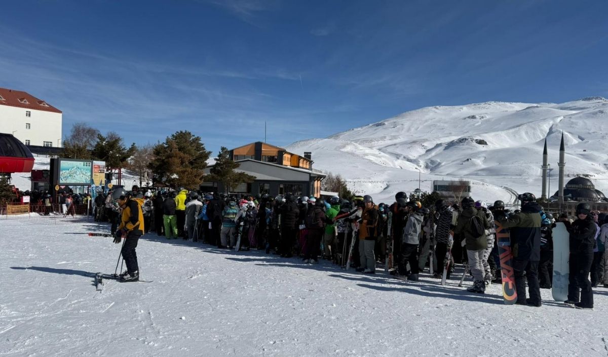 Sömestr Bitti, Erciyes Doldu Taştı! Teleferik Kuyrukları Uzadı (2)