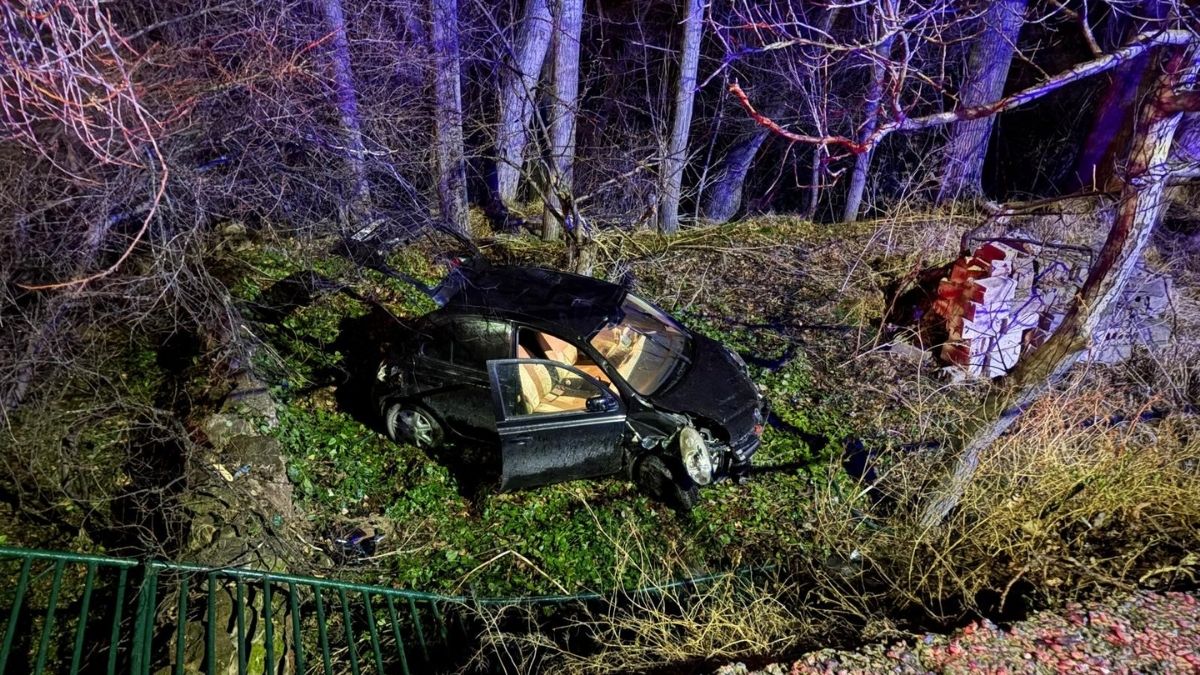 Talas’ta Ehliyetsiz Sürücü 5 Metreden Uçtu 1 Yaralı (4)