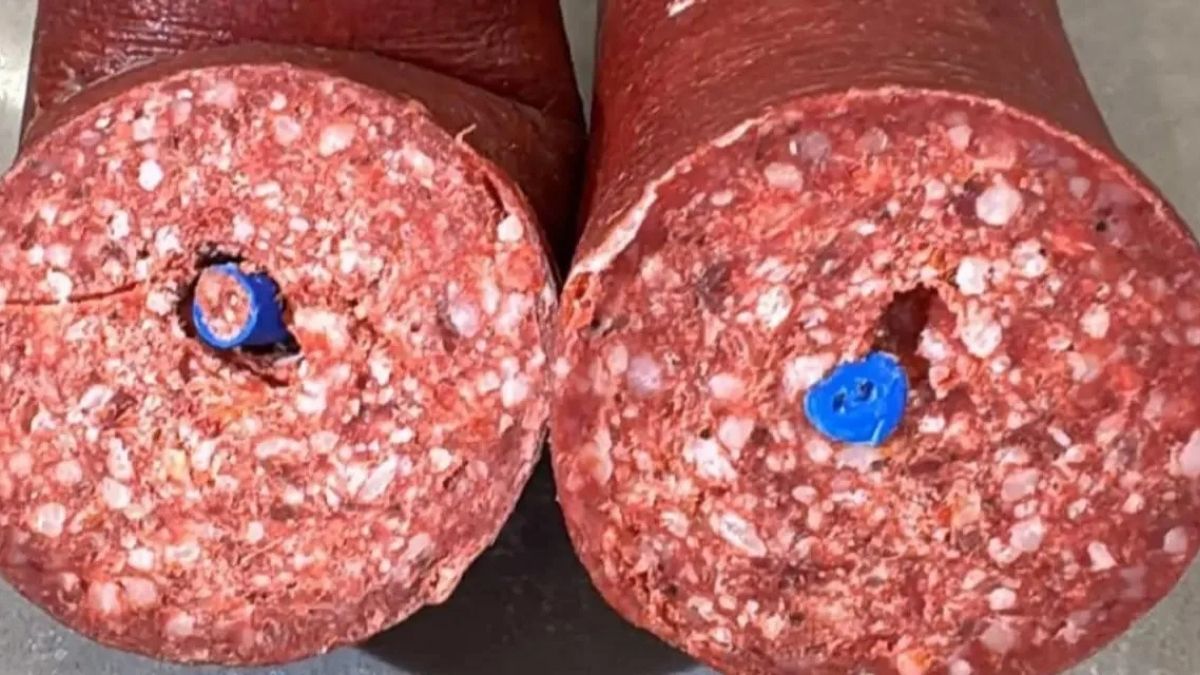 Ünlü Sucuk Markasının Sucuğundan Plastik Çıktı (3)