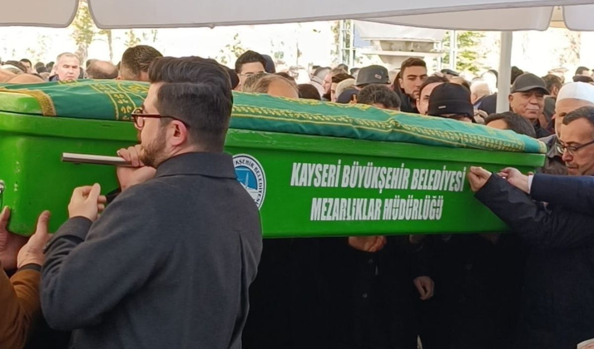 Ahmet Çolakbayrakdar’ın Babası Mustafa Çolakbayrakdar Toprağa Verildi (1)