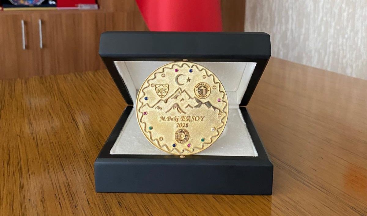 Baki Ersoy Madalyon (2)-1