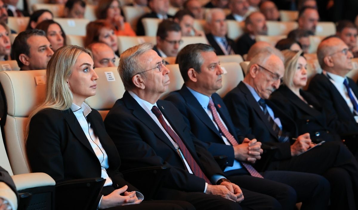 Özgür Özel Bölgemiz Ateş Çemberinde (2)